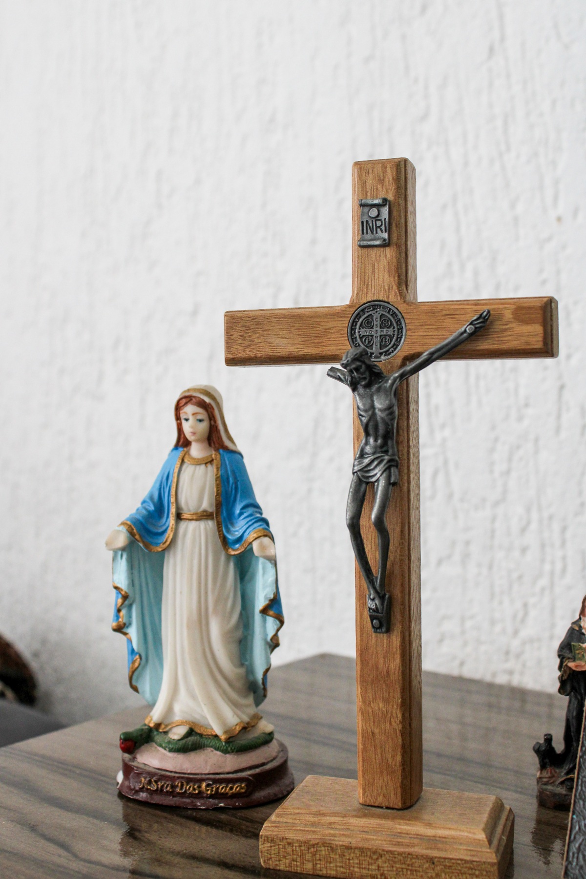 A religiosa explica que dentro do catolicismo os santos são intercessores pelas pessoas para Deus