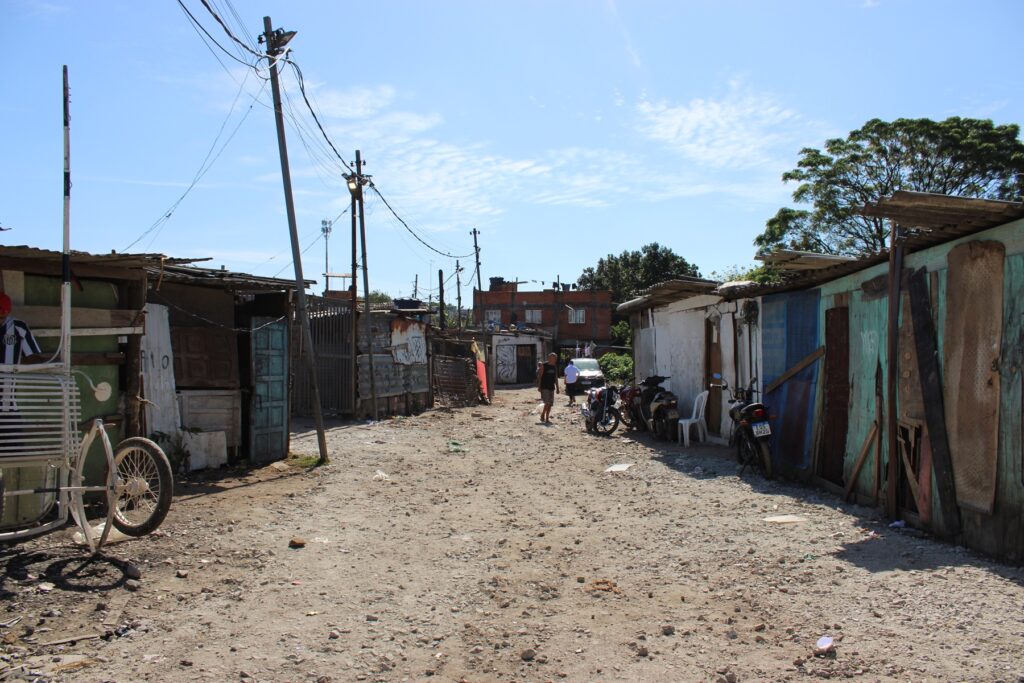 Existem 2.500 famílias que vivem na comunidade do Sucupira, de acordo com dados da Prefeitura