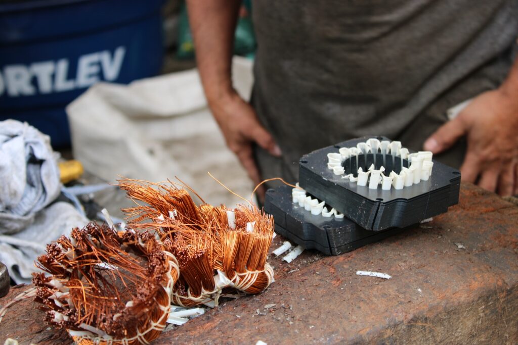 Alumínio e latão são exemplos de materiais mais nobres que custam mais caro