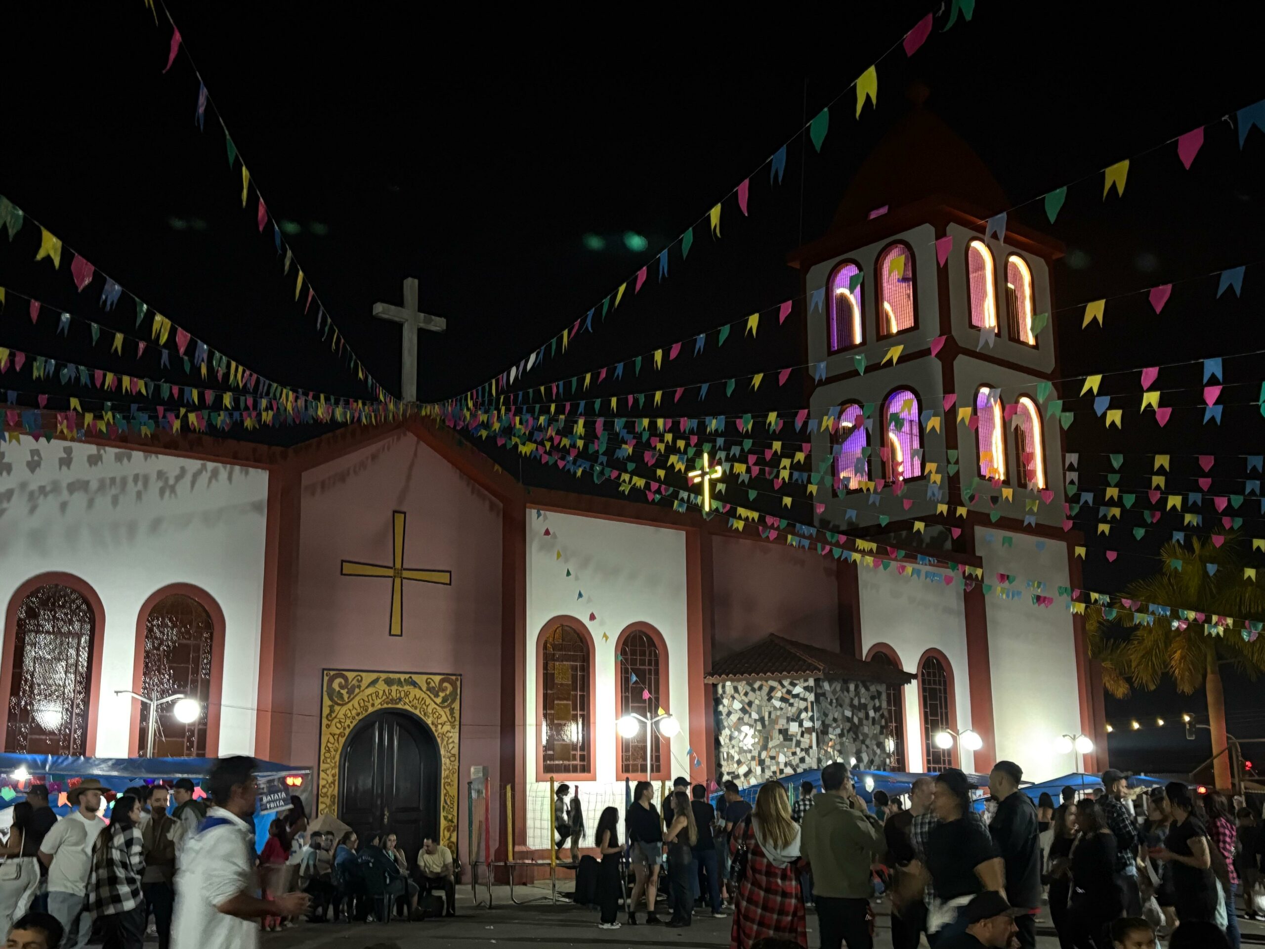 Festa Junina no Santuário Nossa Senhora da Paz, no Parque do Carmo, zona leste