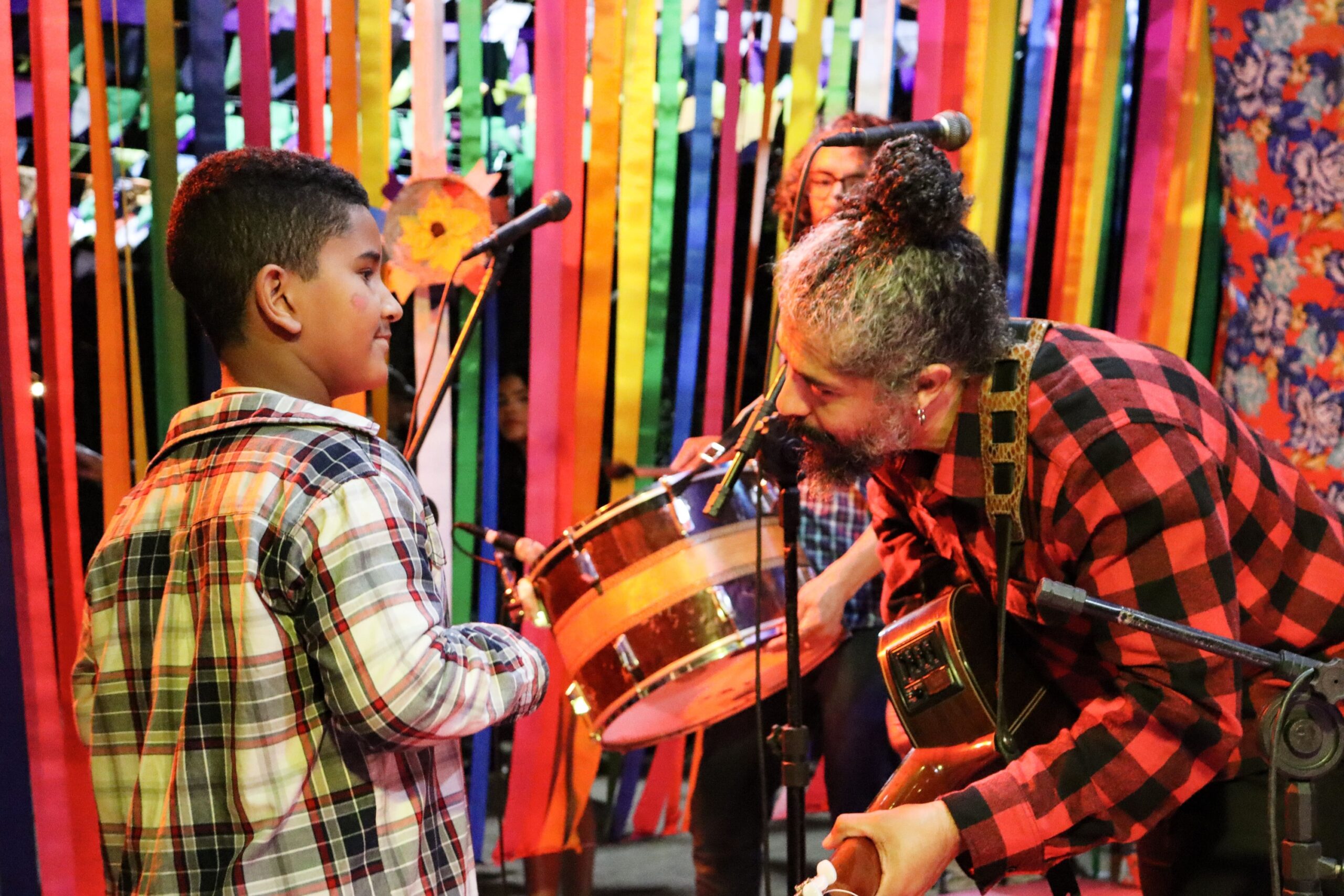 Forró, ritmo tradicional do nordeste, ganha espaço nas festas juninas, incluindo a Festa da Fundação Julita, no Jardim São Luís, na zona sul de São Paulo