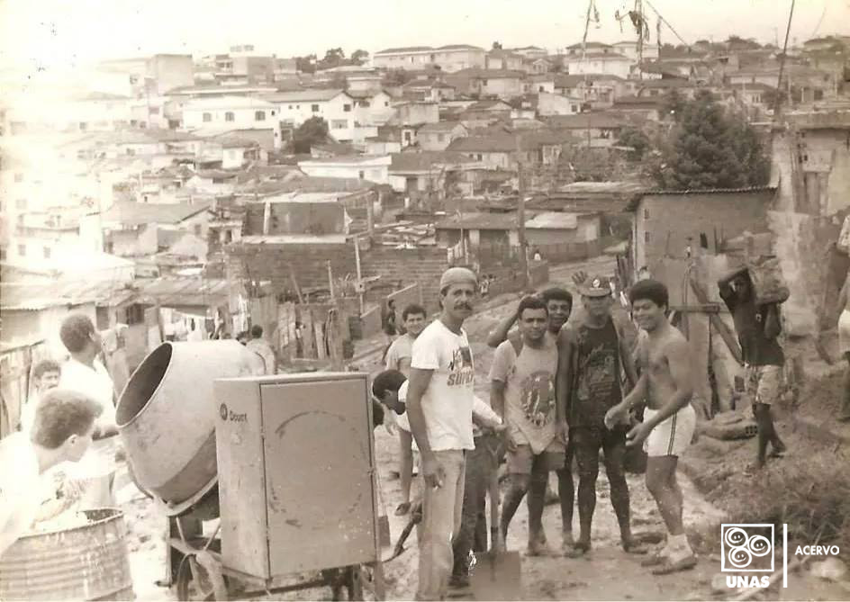 Mutirão para construção de moradias em Heliópolis 