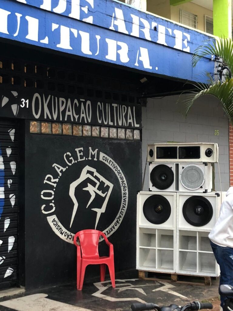 Fachada do evento Zurc na rua realizado pelo movimento Zurc Okupa
