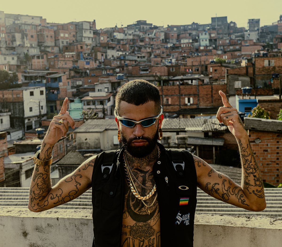 SAGAX MC  @sagaax 
Marcos Paulo Soares Oliveira, 27. Compositor, designer e criador do evento LGBTQbrada, que traz representatividade para juventude periférica do Grajaú.