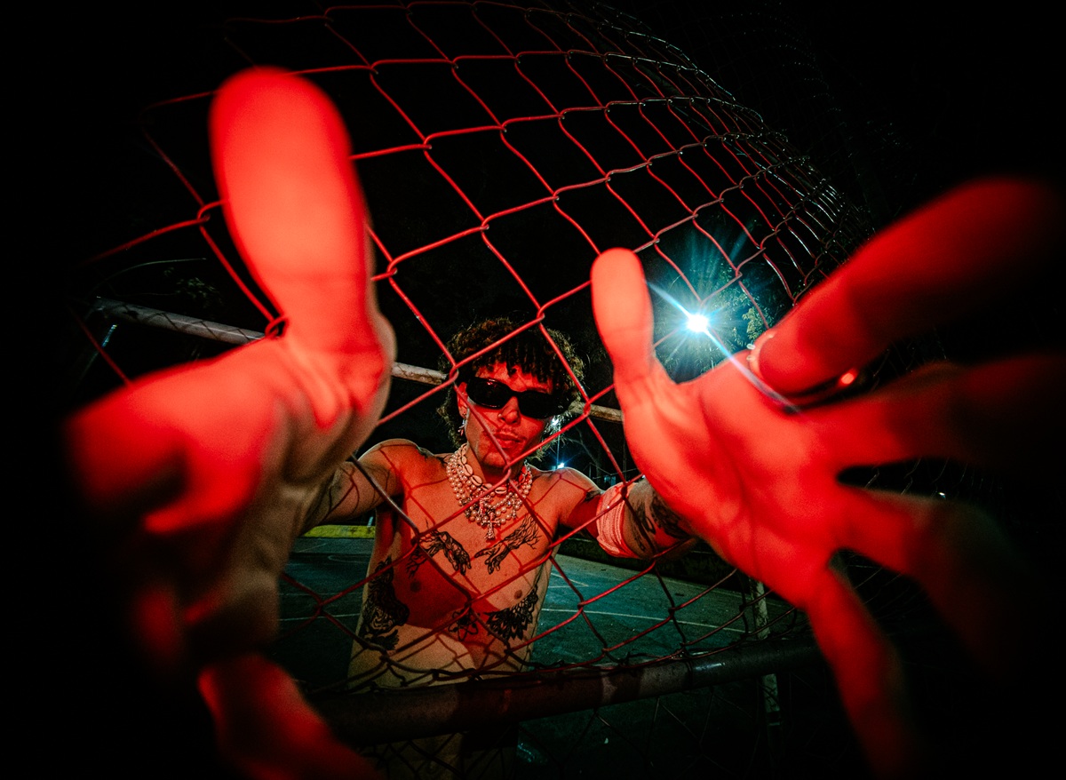 
DIAS @setemmswaaag Vinicius José Dias Brito, 20. Ícone de estilo, morador do Lago Azul, inspira-se nas vivências entre o centro e a quebrada para compor os seus looks. 