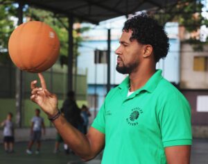 Santa Fé Hunters: time de basquete no Grajaú vai além das quadras