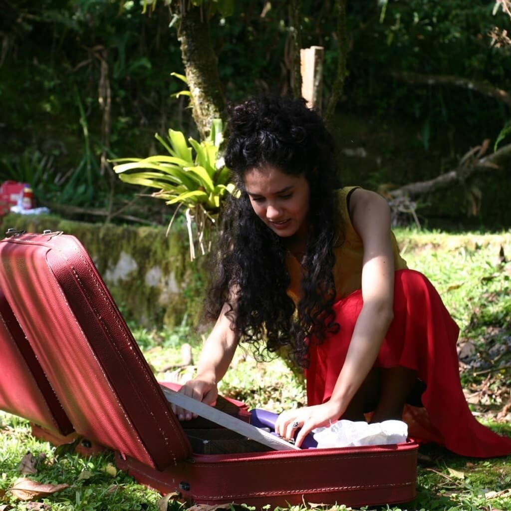 A peça narra a história de Parelheiros e dos povos originários que viveram na região