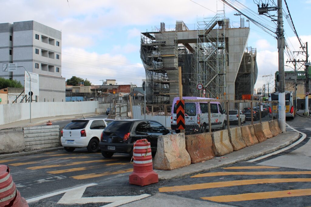 Boa Esperança tem desvios na via, bloqueios e sinalização confusa

