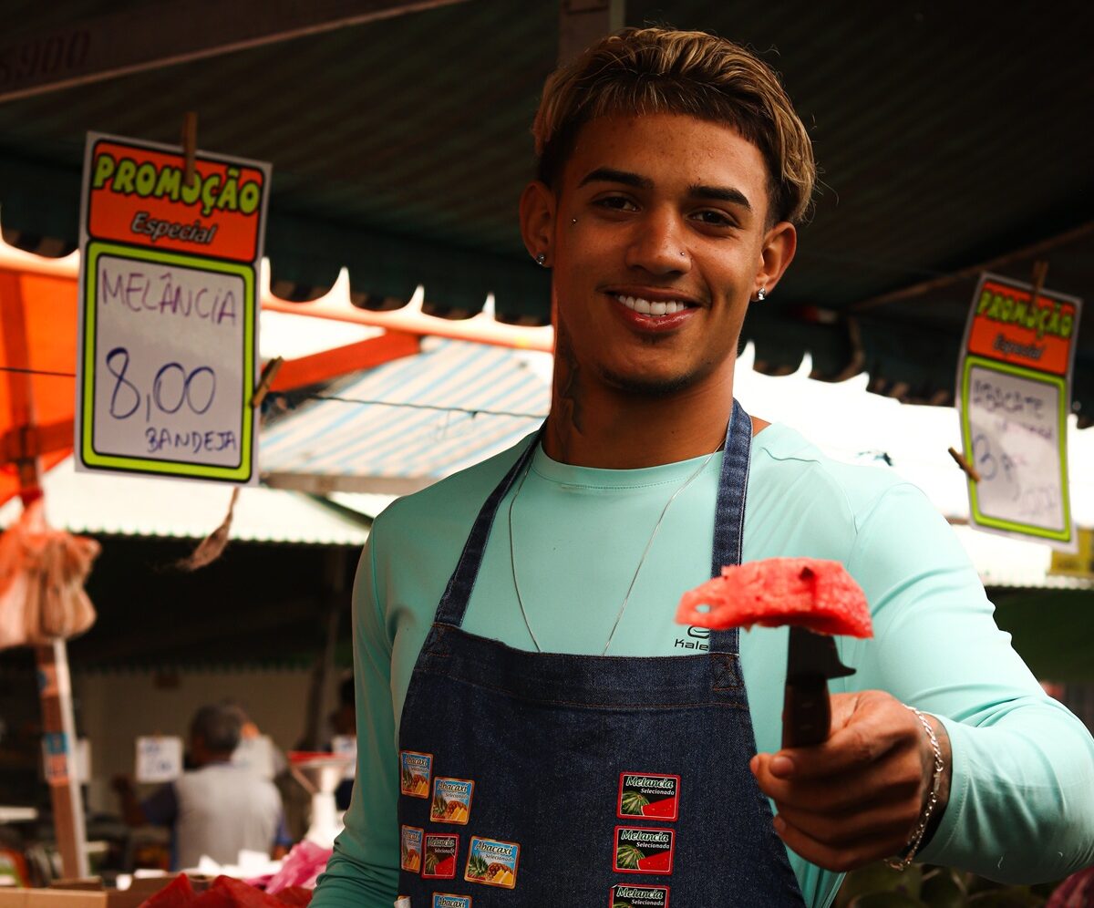 “Comecei a escrever e meter marcha. Criei a minha primeira música entre 2018 e 2019 e logo que terminei, gravei um vídeo para ficar de recordação.” 
