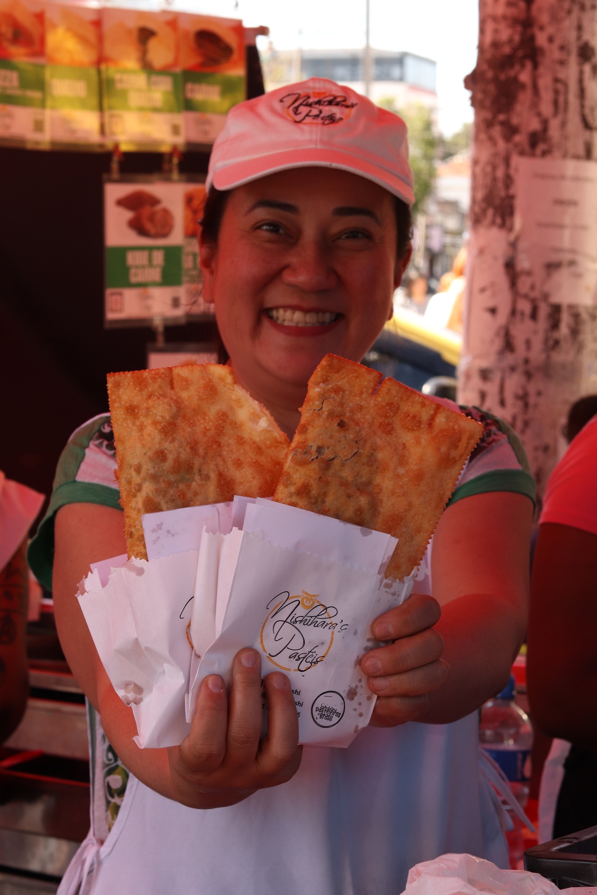 Ao lado da barraca do caldo de cana está Nishihara’s pastéis, que existe desde 1990. 