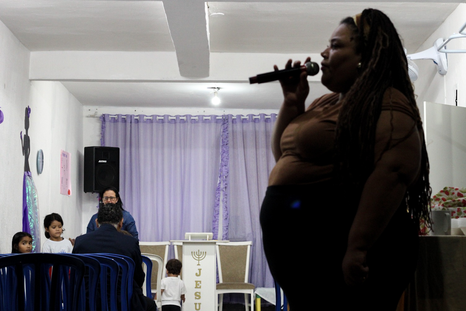  “Eu me considero um Neemias; o livro dele mexe muito comigo, porque eu me vejo como uma reconstrutora de um muro”, fala a religiosa