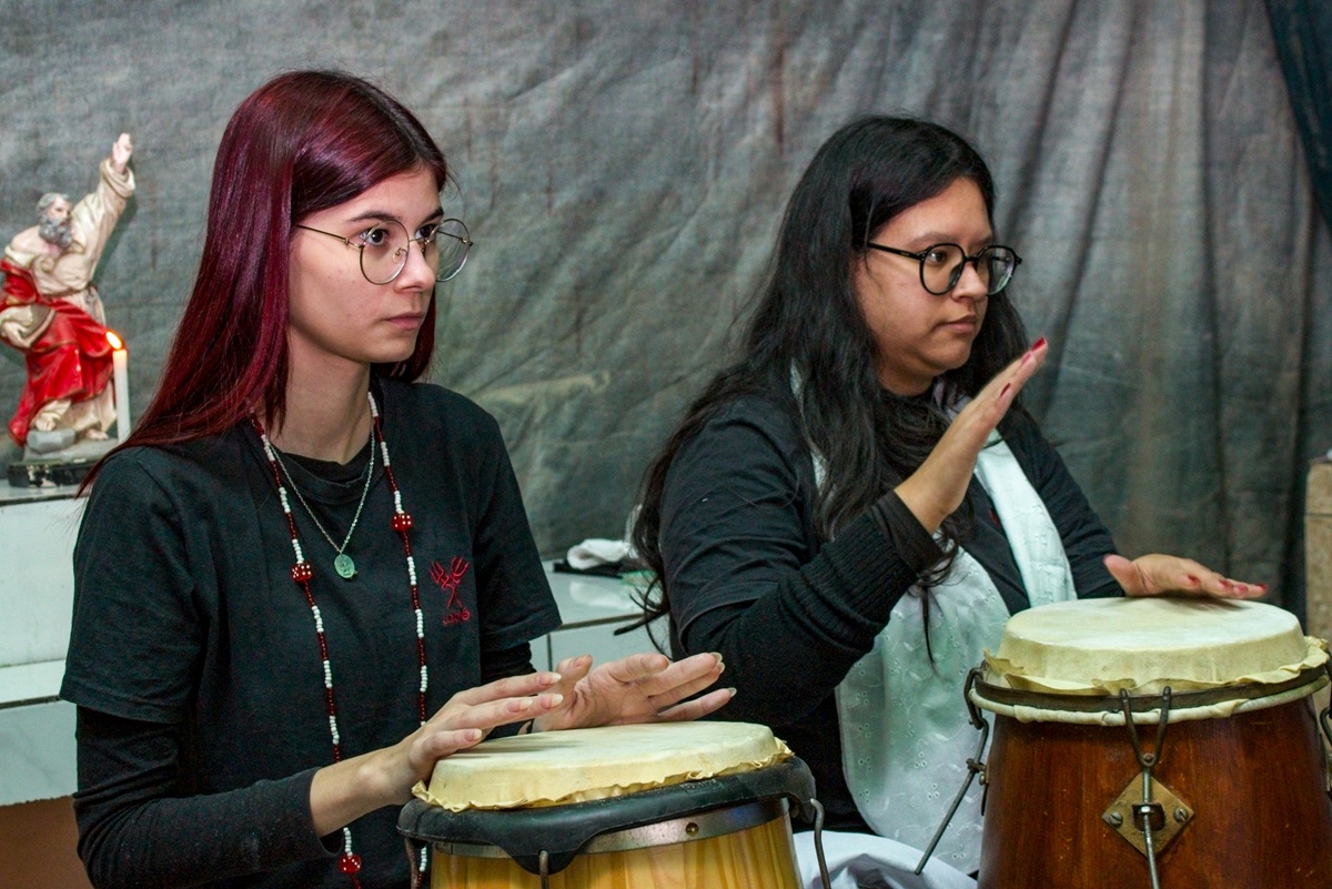 Atualmente, Luiza ocupa o cargo de Ogã em sua comunidade religiosa. Isso significa que ela é responsável por tocar o atabaque, realizar os cantos religiosos e chamar as entidades