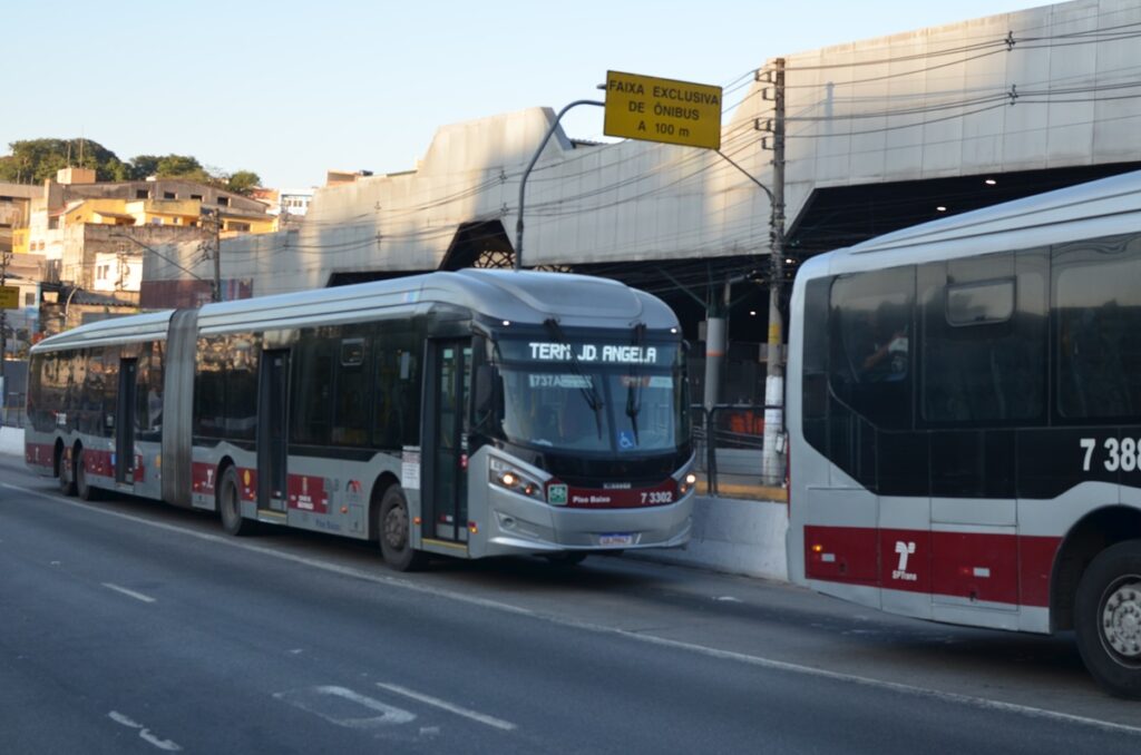 Estrada do M Boi Mirim, altura do número 6.300, local onde ficará a futura estação do Metro Jardim Ângela, segundo a Via Mobilidade
