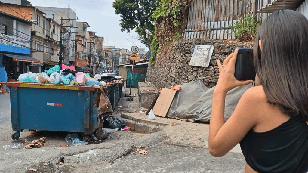 Ravena ressalta que a coleta de lixo nem sempre é eficaz e costuma deixar resíduos pelo chão