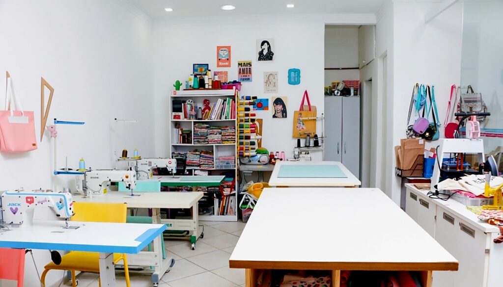Espaço de aulas e costura da Agnes em Santo Amaro